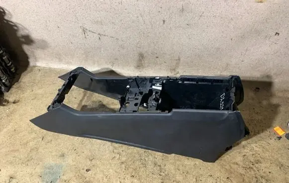 Mercedes-Benz GLS X166 Center console A1666803803