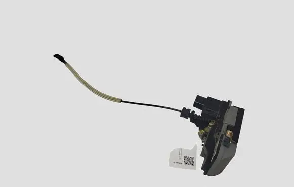 Volvo XC90 Front door lock 30634627