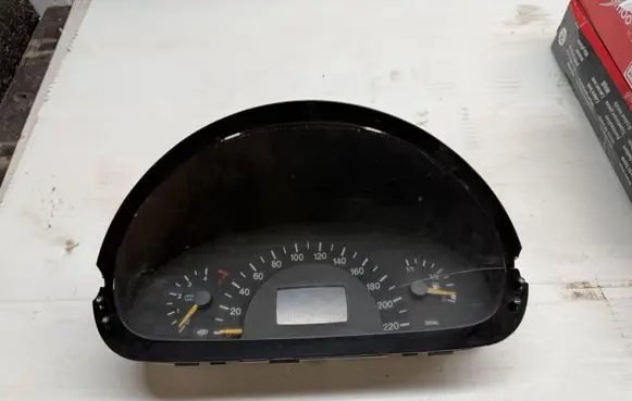 Mercedes-Benz Vito Viano W639 Speedometer (instrument cluster) 6394462921