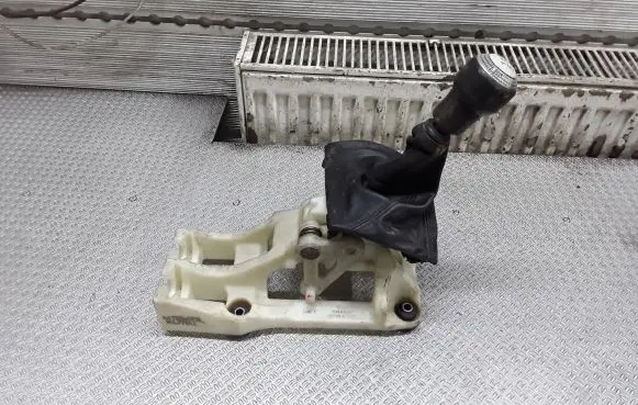 Hyundai Getz Gear shifter/selector 437301CXXX