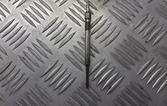 Volkswagen Golf Plus Glow plug 0100266004