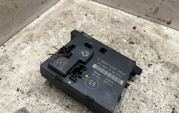 Mercedes-Benz E W211 Door control unit/module 2118201626