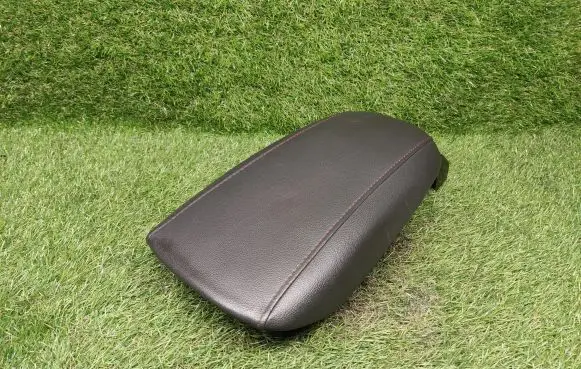 Ford Fusion II Armrest 1032