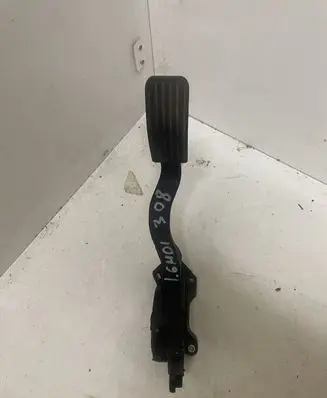 Peugeot 308 Accelerator throttle pedal 9681844480