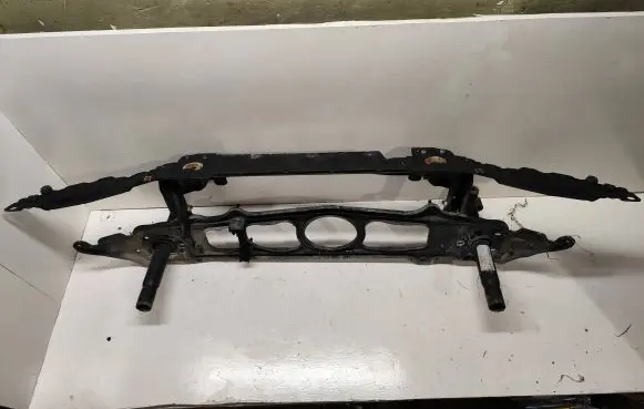 BMW 5 E39 Top upper radiator support slam panel 