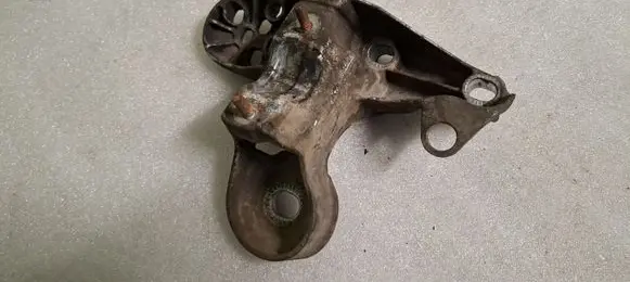 Volkswagen PASSAT B5.5 Engine mounting bracket 4B0199351B