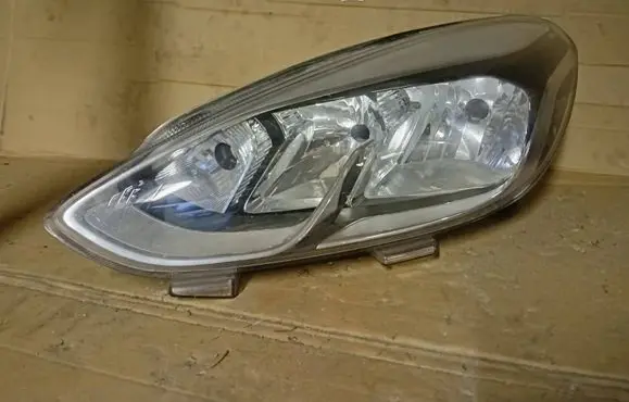 Ford Fiesta Headlight/headlamp H1BB13W030AE 175LL25168