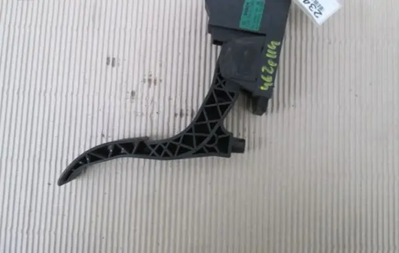 Skoda Fabia Mk1 (6Y) Accelerator throttle pedal