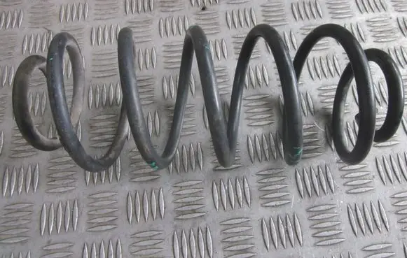 Toyota Yaris Rear coil spring