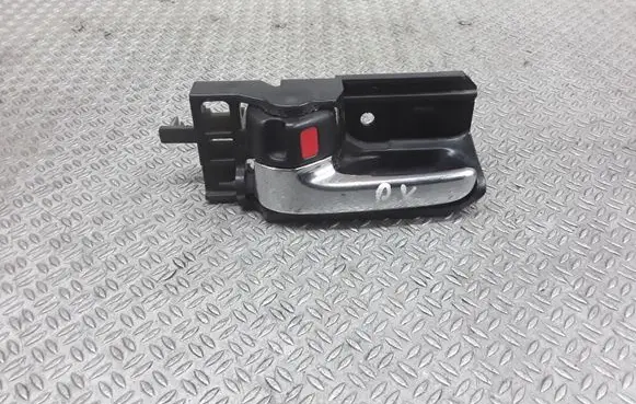 Toyota Corolla Verso E121 Front door interior handle