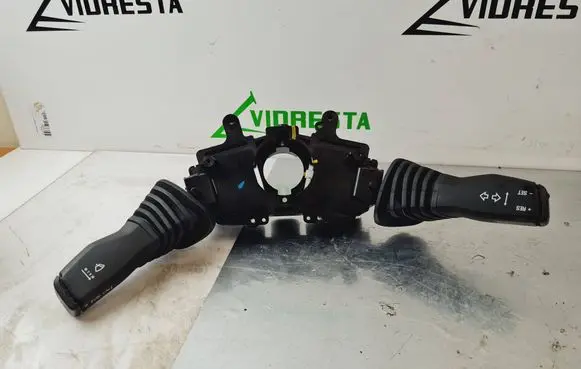 Wiper turn signal indicator stalk/switch