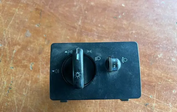Ford Focus Light switch 4M5T13A024EA
