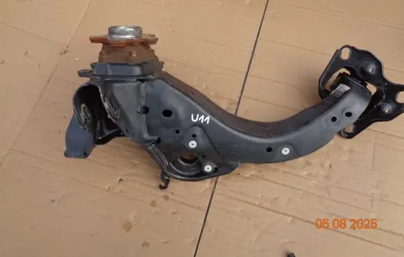 BMW X1 U11 Stub axle 6894210 70523310166 14819014