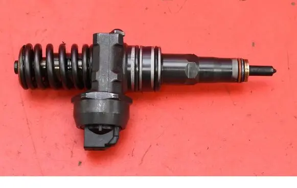 Skoda Octavia Mk2 (1Z) Fuel injector 038130073AG