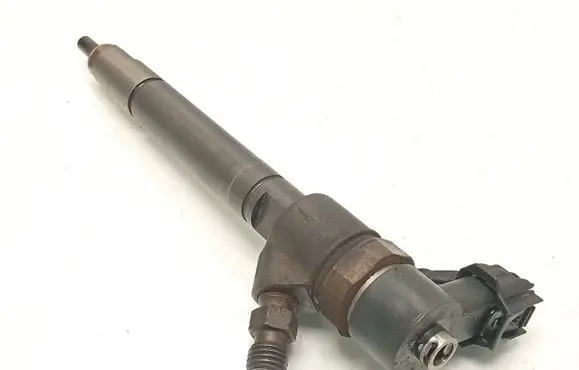 Volvo V70 Fuel injector 30777526 0445110298