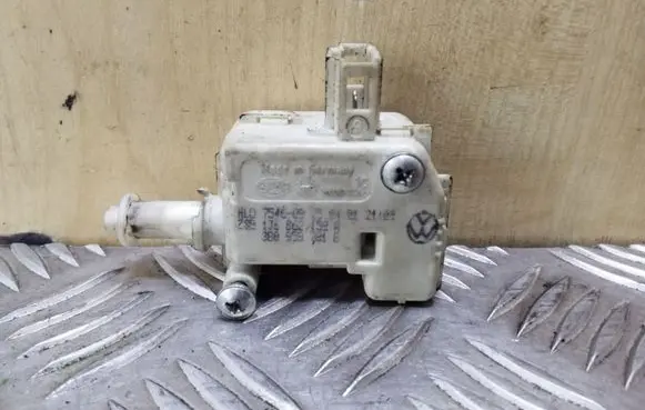 Volkswagen Golf IV Tailgate boot lock/latch motor 1J6862159B 3B0959781B