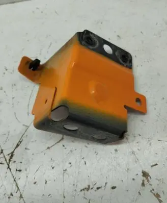 Audi TT TTS RS Mk3 8S Fender mounting bracket 8S0821432A 271625