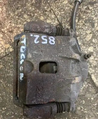 Hyundai Tucson JM Front brake caliper