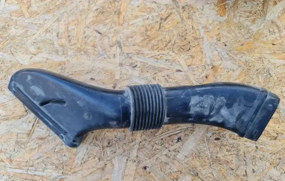 Volvo V70 Air intake duct part 8638624 6766