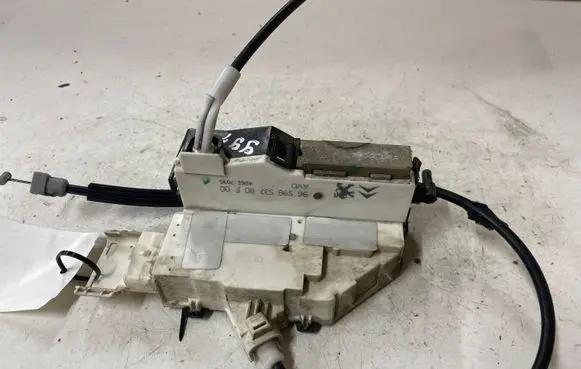 Peugeot 407 Front door lock 9659853780F