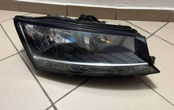 Skoda Fabia Mk3 (NJ) Headlight/headlamp 6V1941016D