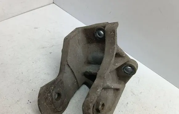 Dodge Caliber Gearbox mounting bracket 598AD 598ADFR2