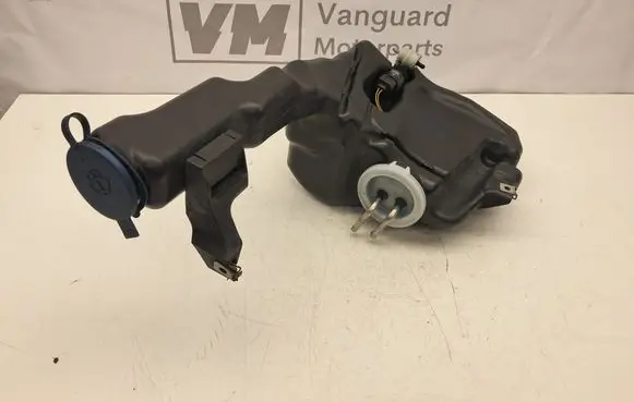 Windshield washer fluid reservoir/tank