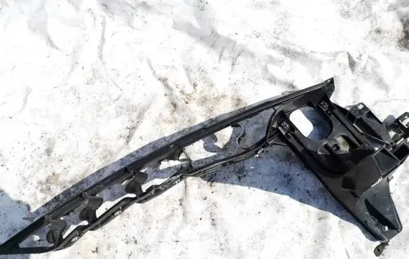 Headlight/headlamp mounting bracket