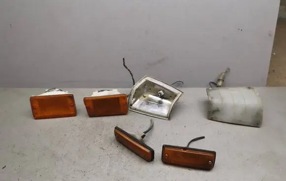 Mitsubishi Cordia Front indicator light 