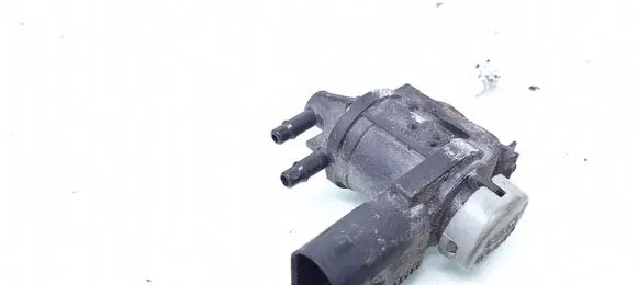 Volkswagen Touran I Turbo solenoid valve 1K0906283A