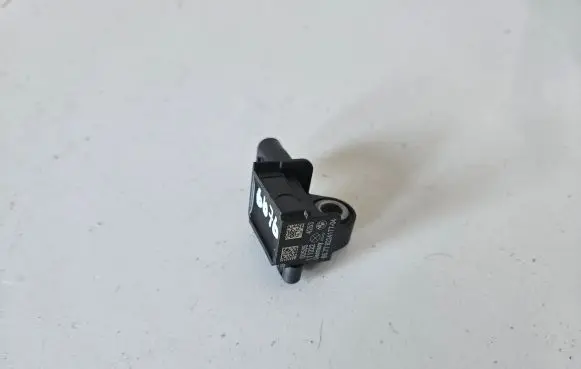 BMW X5 F15 Airbag deployment crash/impact sensor 9224177