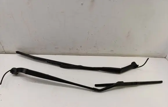 Nissan X-Trail T33 Front wiper blade arm