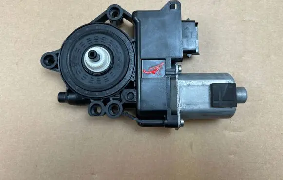 Hyundai i40 Front door window regulator motor 1137328730