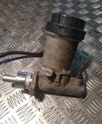 Volvo S40, V40 Master brake cylinder L481412