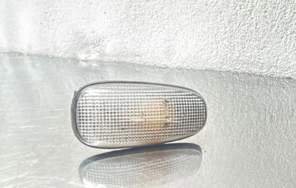 Opel Zafira A Front fender indicator light 1036460
