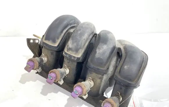 Toyota Avensis T250 Intake manifold 
