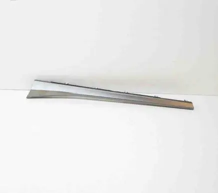 Dashboard glove box trim