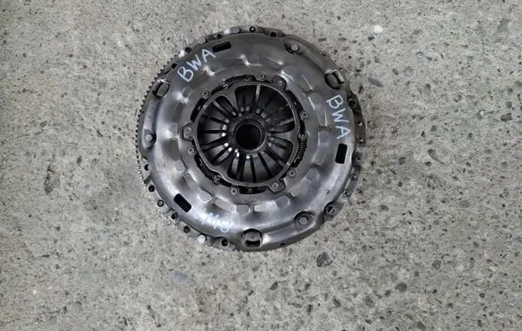Seat Leon (1P) Dual mass flywheel 