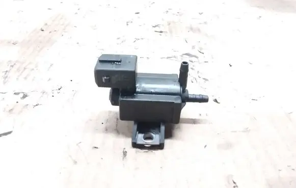 Toyota Avensis T250 Vacuum valve 258600R010
