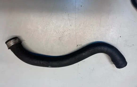 Mercedes-Benz C AMG W204 Engine coolant pipe/hose A2045010582