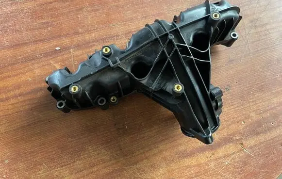 Volkswagen Golf Plus Intake manifold 03L129711AM