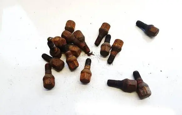 Peugeot 206 Nuts/bolts 