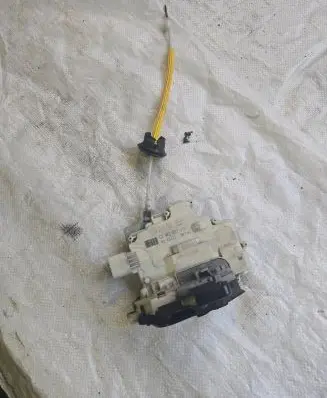 Audi A3 S3 A3 Sportback 8P Front door lock 4F2837015
