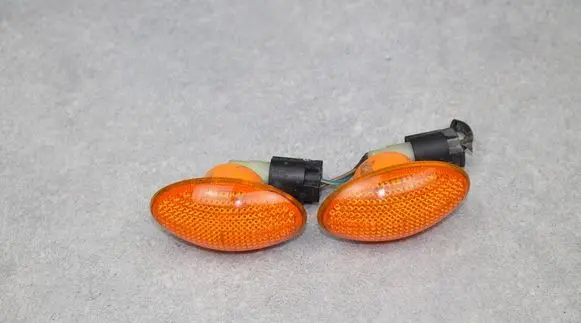 Mini One - Cooper Cabrio R52 Front fender indicator light