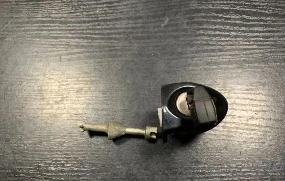 BMW 1 E81 E87 Front door lock (next to the handle) 