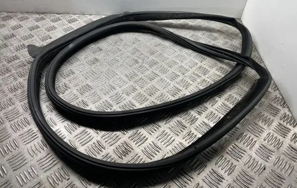 BMW 6 F12 F13 Rubber seal front coupe door 
