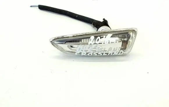 Opel Crossland X Front fender indicator light 13491088