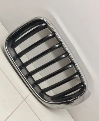 BMW X4 F26 Front bumper upper radiator grill 40502932 10627110