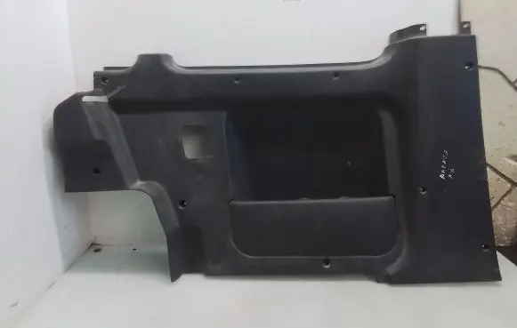 Trunk/boot lower side trim panel