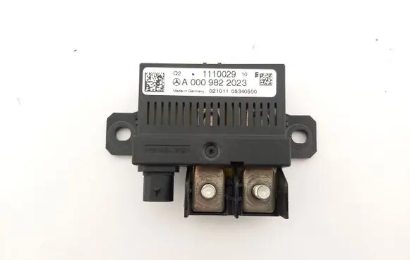 Mercedes-Benz E W212 Charging relay A0009822023